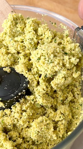 Homemade Falafel (air fryer or deep-fried) GET RECIPE: https://theplantbasedschool.com/falafel/ Here's a Middle-Eastern classic with dried chickpeas and aromatic and nutty flavors: homemade chickpea falafel. Falafel is an easy appetizer and main dish that you can make with simple and affordable ingredients. The best way to cook them? Deep-fried or air-fried! INGREDIENTS: 2 cups dried chickpeas 1 teaspoon baking soda 2 tablespoons chickpea flour 1 cup flat-leaf parsley ½ cup mint leaves optional 