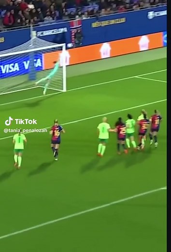 Golazooo de Mapi León 🦁 y con este último gol paños a semis de champions #barcafemenino #mapileon #championsleague