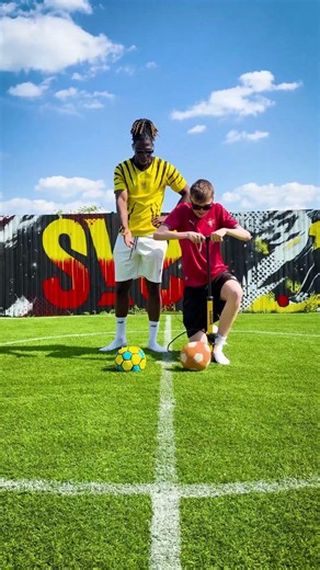 1$ Pump VS 100$ Pump 🤯⚽️
