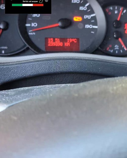 💨 Pulizia Profonda del Motore con eCLEANER! 🚗✨ ​Trattamento di decarbonizzazione in corso per il motore della nostra auto! Siamo collegati all'innovativo eCLEANER Classic sistema ad idrogeno per un lavaggio completo. Stiamo eliminando i residui e migliorando le performance, pulendo il motore fino allo scarico! ​Vuoi un motore che respira meglio e consuma meno? Prova la decarbonizzazione! ​#Decarbonizzazione ​#PuliziaMotore ​#eCleaner ​#HydroMaverick ​#Auto | Hydromaverich