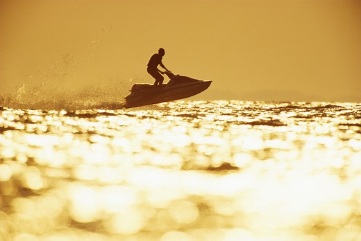 What is Jetskiing? - Discovery UK