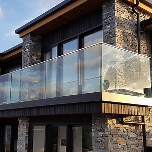 [Hot Item] Customized Outdoor Balcony Glass Railing System From Factory