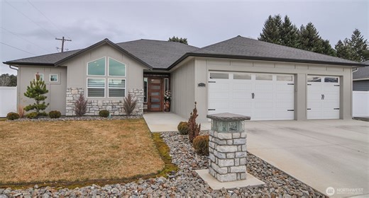 613 S Perry Ave, East Wenatchee, WA 98802 - MLS 2488367 - Coldwell Banker