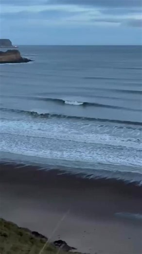 Who else loves Autumn ? . Great session for a couple of our team this morning. . If you need any help with winter surf essentials we’re fully stocked with the finest brands on offer. . #supportsurfshopsthatsurf #surfreport #mondaymorningmotivation #eastcoast | Secret Spot Surf Shop