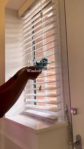 Effective Ways to Clean Window Blinds at Home