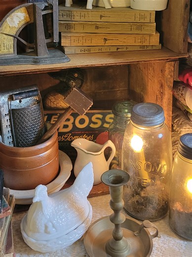 Discover Unique Vintage Antiques on Whatnot