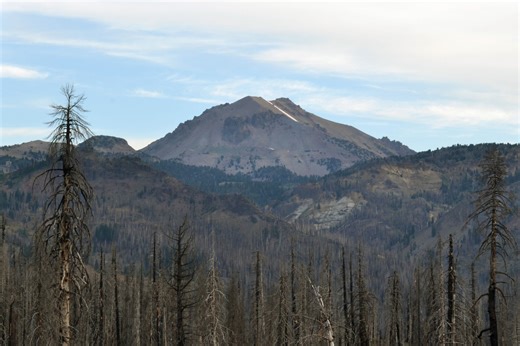 Bay Area locals should skip Yosemite wait times and hike this 10,000-foot volcano instead