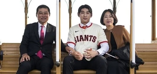 Who Are Jung Hoo Lee's Parents? Age, Nationality, & More