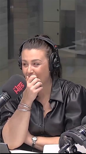 This Christmas song is so wild that it needs a trigger warning ⚠️ 🫢 | The Hits - Aotearoa