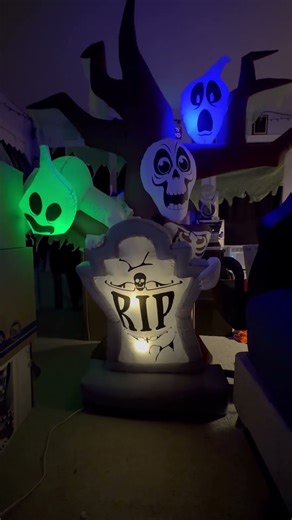 Gemmy 2014 inflatable spooky tree