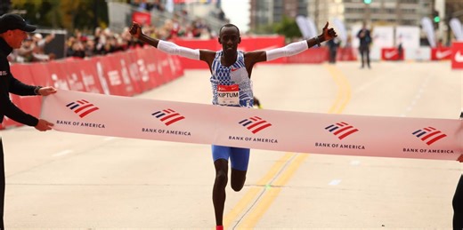 World Record! Kelvin Kiptum of Kenya Runs 2:00:35 at the 2023 Chicago Marathon