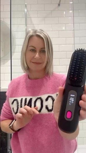 Using the Numoya GoBrush PRO 💜 perfect for short hairs!