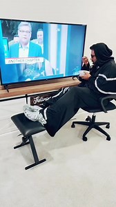 204K views · 1.8K reactions | When news anchors hide #newsfeed #newsbloopers #funnyfails #fbreelsfypシ゚viral #TheTimingWizard | Thetimingwizard | Facebook