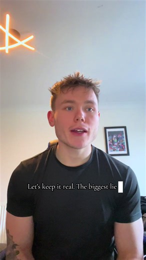 Most people quit when it feels uncomfortable — not because it doesn’t work. Every skill feels messy before it feels natural. Digital marketing is no different. If you’re in the learning phase and want structure instead of guessing, the link in my bio breaks it down step by step.👇🏻🤞🔥 #Success #change #sidehustle #story #real