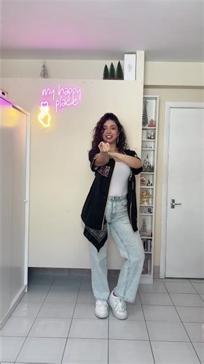 Itzy None of My Business Dance Cover 🤍🖤 ‪@ITZY‬ #ITZY #있지 #ITZY_NoneofMyBusiness