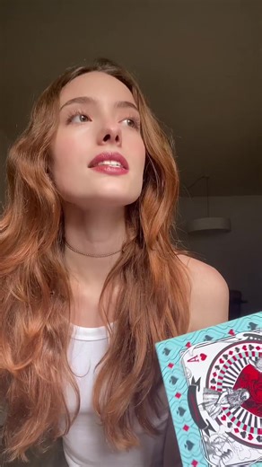 A Lagarta e a Maturidade: Reflexões de Alice