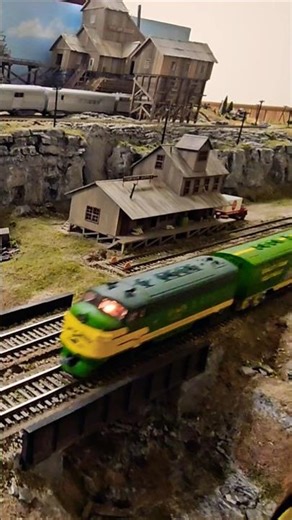 More Great HO scale Trains Passing Through