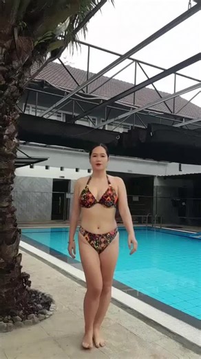 ngồi xa xa chiếc dt ra ....