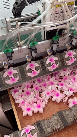 Lube Ming | We are a Chinese jewelry company with our own factory and stores. Therefore, our hair accessory prices are production prices, very cheap.... | Instagram