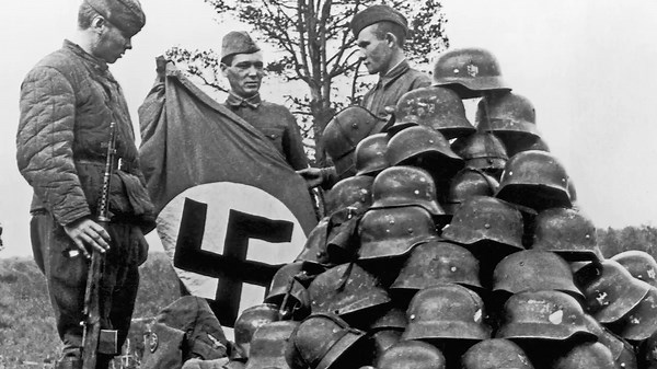 3 Notorious Prisoner of War Camps & Great Escapes...