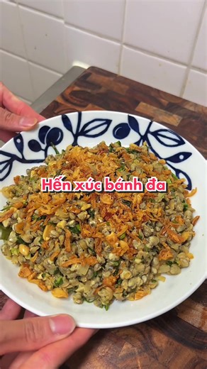Cách làm hến xào bánh đa ngon miệng cho bữa nhậu