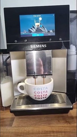 Making a Flat White with a Siemens Coffee Machine#flatwhite #coffeemachine #siemenscoffee