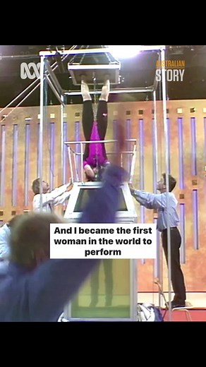 #Throwback: The moment Australia’s own ‘female Houdini’ escaped from the water torture chamber on live TV in 1994. #middayshow #houdini #magician #femalemagician Watch the full #AustralianStory on ABC iiview: https://ab.co/3ytDqGu | Australian Story