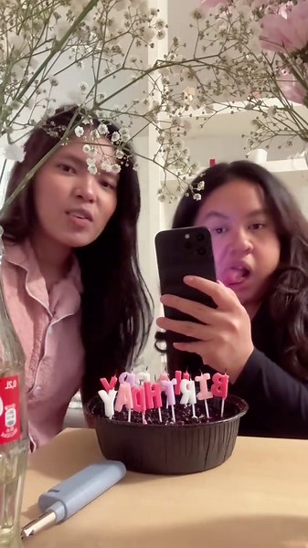 sefruit suprise suprise an dri ka nena🤣 dia doang udh yg suprise in gua dpn mata gua sndiri, kue sm lilin nya jg nyuruh gua yg milih(?) ini suprise mandiri gasi namanya🙄 agak laen emg, tp ttp kusayang kok🫶🫠#CapCut