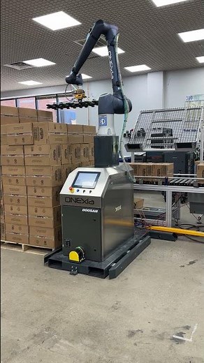 Stacking boxes with cobots for easier, faster, consistent pallets building #cobots #palletizing