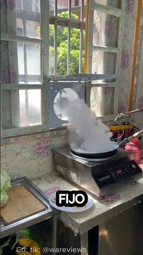 The portable extractor that removes smoke from your kitchen in seconds