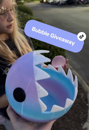 We found this incredible design on Bambulabs and 3D printed an extra to give away at the theater! 🫧 Design by: EwanTMCG98 (I added their Kofi to our linktree in bio). We also made some awesome new friends! 🫶🏻 HI FRIENDS!! #amazingdigitalcircus #TADC #BubbleTADC #gooseworx #3dprinting @Michael Kovach @KBee