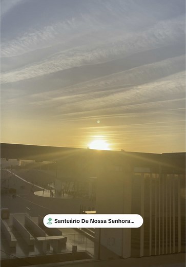 🙏✨ Fátima – O Coração da Fé em Portugal! 🇵🇹⛪ 📍 Um Lugar de Paz e Devoção – Fátima é um dos santuários mais importantes do mundo, onde milhões de peregrinos buscam fé, esperança e espiritualidade. 💖🌿 🌟 O Milagre das Aparições – Em 1917, três pastorinhos relataram visões de Nossa Senhora, transformando Fátima em um símbolo de devoção e milagres. 👼📿 🕊️ Santuário e Procissões – O ambiente de oração, as velas acesas e as procissões de velas criam uma atmosfera única de fé e emoção! ✨🔥 🤍 M