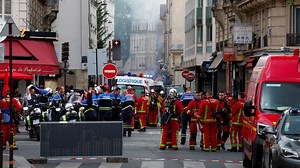 Paris explosion injures dozens