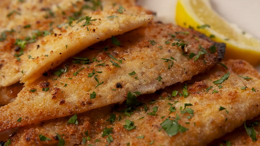 This Garlic Parmesan Flounder is the perfect weeknight dinner. Full recipe: http://dlsh.it/wA6RGv0 | Delish
