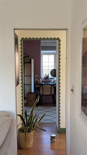 We’re loving this DIY scalloped door frame 💛 Created by @jaelg - would you try this? #IdealHome