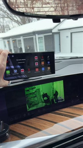 Ultimate Driving Hack: CarPlay Screen for Your Escalade