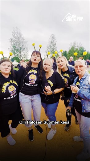 Viimeinen viikko aikaa äänestää kuuminta, kovinta, kesäisintä kotimaista hittiä! Selvitimme festareilla mitä Suomipoppikansa popittaa just nyt ja vastauksia tuli aika laidasta laitaan – kerro kommenteissa oma lempparisi ja käy antamassa ääni osoitteessa supla.fi/radiosuomipop 🥳 | Suomipop