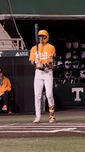 Bats are heating up in Knoxville 🥵 Tennessee Baseball | Louisville Slugger