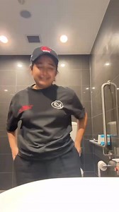 5.9K views · 30 reactions | কমপক্ষে ঘণ্টায় ৩৩ ডলার তো পাই 凉#internationalstudent#sydney#meme#funny | DP Tutorials | Facebook