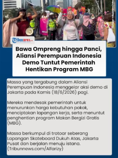 Emak-emak Demo Tuntut Prabowo Hentikan Program MBG, Turun ke Jalan Bawa Ompreng hingga Panci #emakemak #aliansiperempuanindonesia #mbg #makanbergizigratis #tiktokberita #demotolakmbg