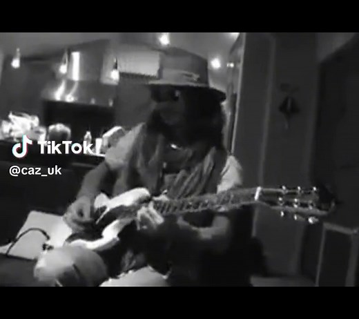 Johnny Depp Guitar Solo with Alice Cooper