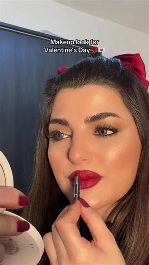 Stunning Valentine's Day Makeup Look 🌹❤️