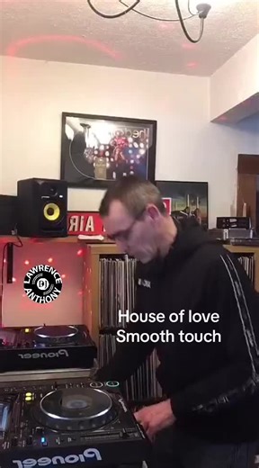 DJ Lawrence Anthony Mixing UK Garage Classics