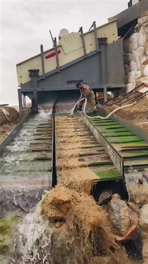 Vibrating gold separator#gold-selectingvibratingscreen #gold-selectingequipment #machine