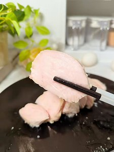 冷蔵庫で1時間寝かせたバージョンも作ってみたけど、やっぱり半日〜1晩寝かせた方がしっとりぷるぷるになる！