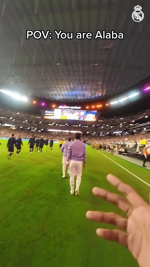 POV: Bạn là David Alaba trong El Clásico