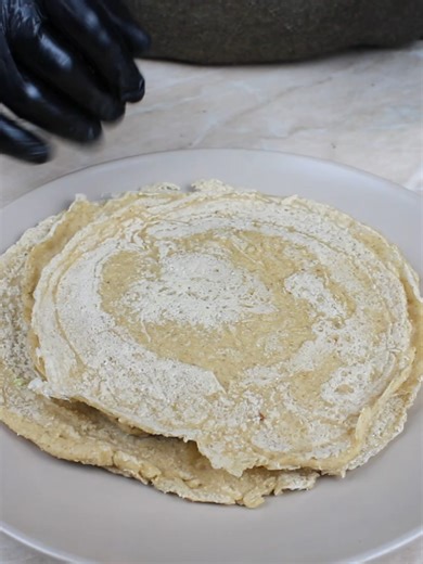 Ξεχάστε το ψωμί και τα αλεύρια! 🚫🍞 Έφτιαξα Πίτες Βρώμης με ΜΟΝΟ 2 υλικά (Βρώμη Νερό). Είναι φουλ ελαστικές, δεν σπάνε και γίνονται στο τηγάνι σε 5 λεπτά. Το ιδανικό για δίαιτα ή για υγιεινό σουβλάκι! 👇 Η πλήρης συνταγή στο Link στο Προφίλ μου (Bio)! #pites #vromi #healthyrecipes #thanosfood #syntages #tiktokgreece #fyp #foryou #easyrecipes #diatfofi #2ingredients #oats #breadalternative