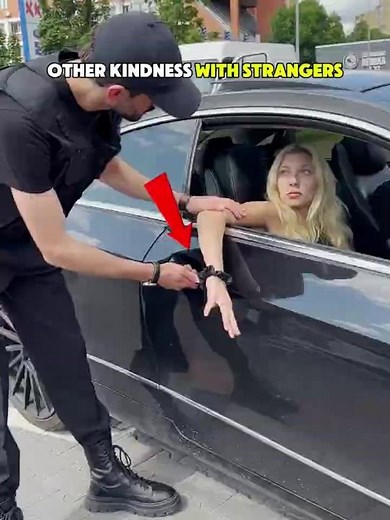Other People Helping Strangers ❤️
