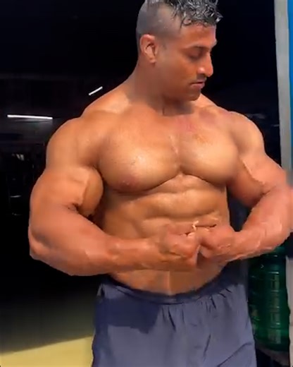 He's the biggest guy we've ever seen 😳💪 | SPORTbible