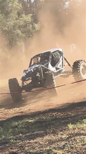 LOGAN EDNIE vs TWISTED TREES Obstacle Course
